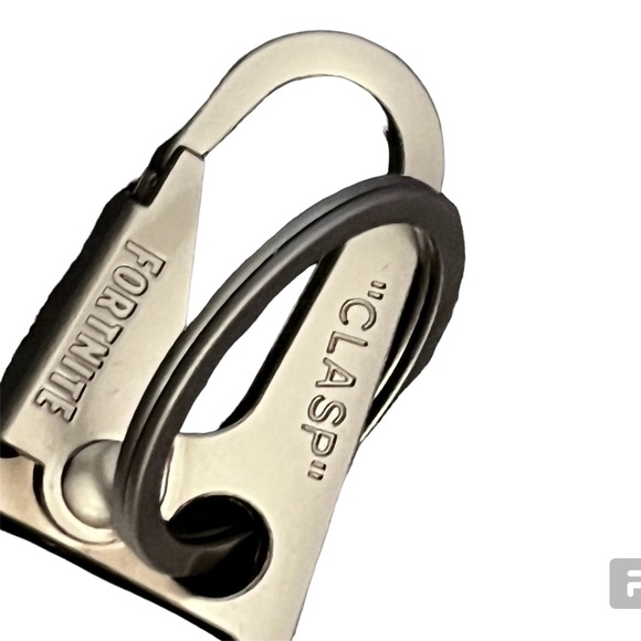 Officially licensed Fortnite gear.  Heavy duty, lanyard keychain in red - Picture 3 of 4